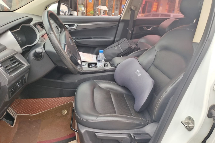 GEELY Emgrand GS 2017 car image #15