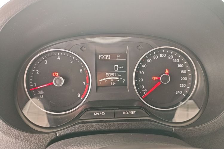 Volkswagen Polo 2019 car image #12