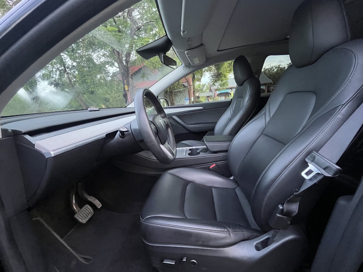 Tesla Model Y 2023 car image #4