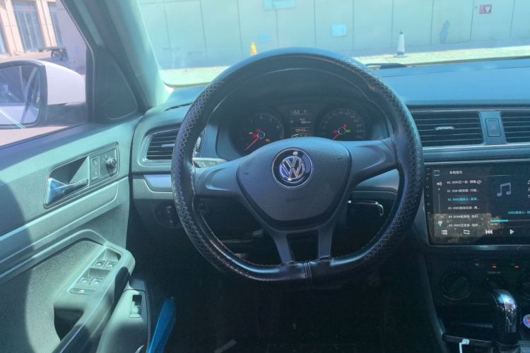 Volkswagen Lavida 2019 car image #15