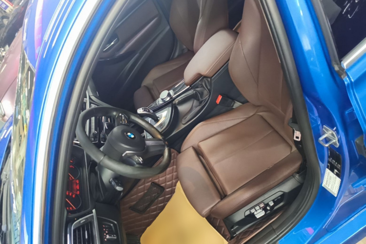 BMW 3 Series 2019 car image #15