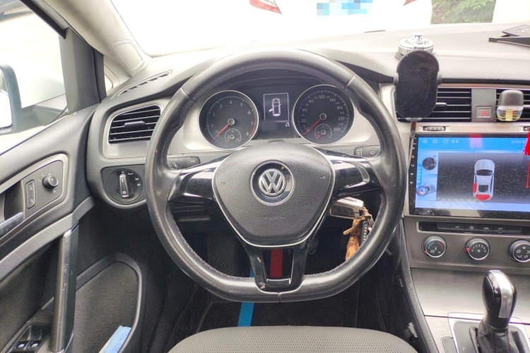 Volkswagen Golf 2016 car image #15
