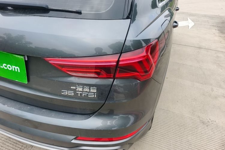 Audi Q3 2022 car image #8