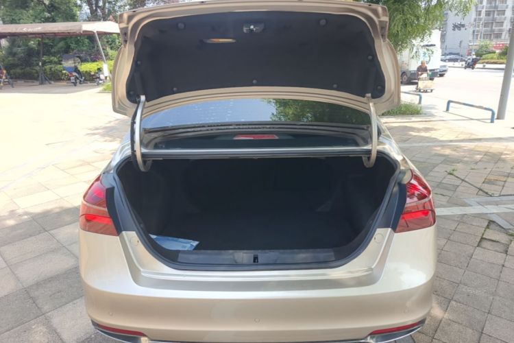 GEELY Emgrand 2018 car image #19