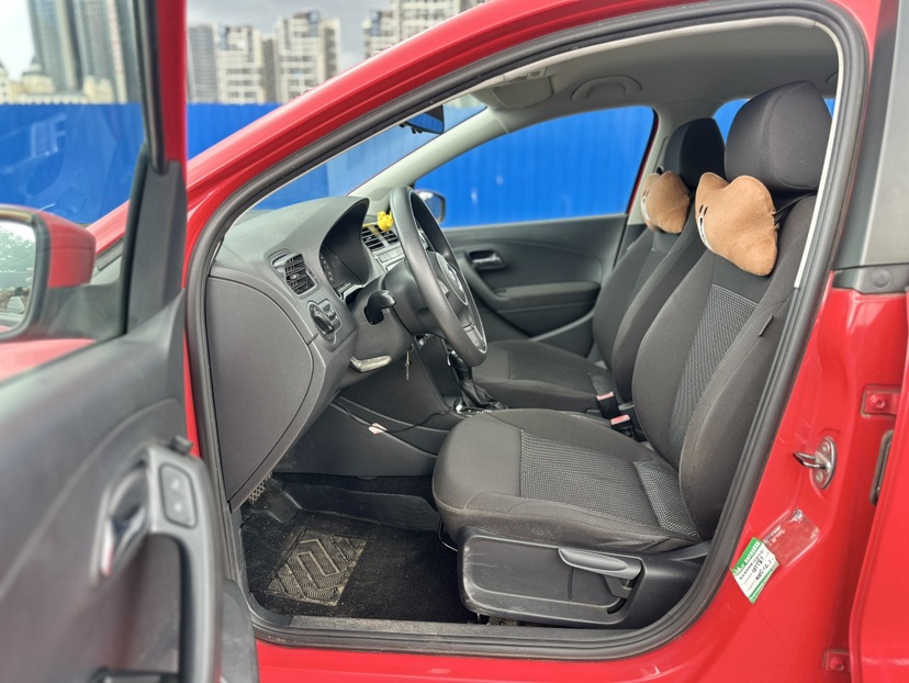 Volkswagen Polo 2012 car image #4