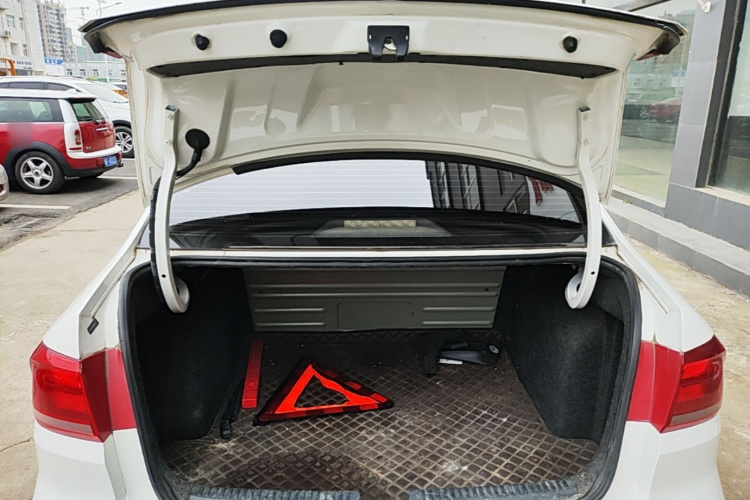 Volkswagen Santana 2016 car image #19