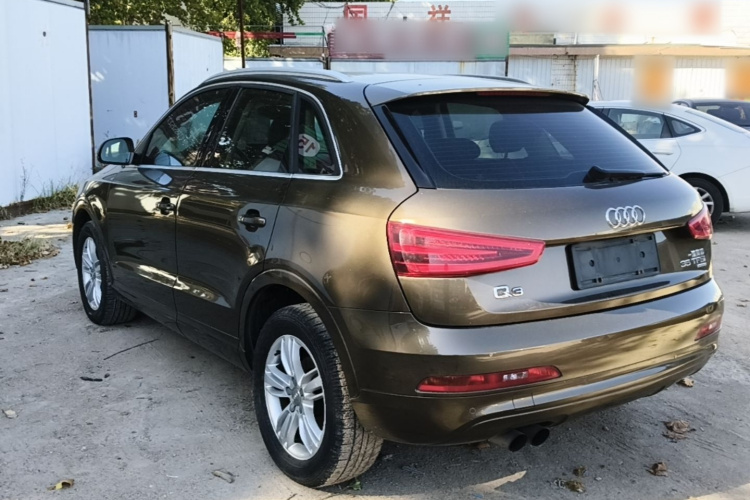 Audi Q3 2016 car image #7