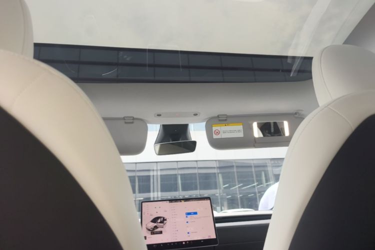 Tesla Model Y 2025 #18 Tesla Model Y 2025 car image #18