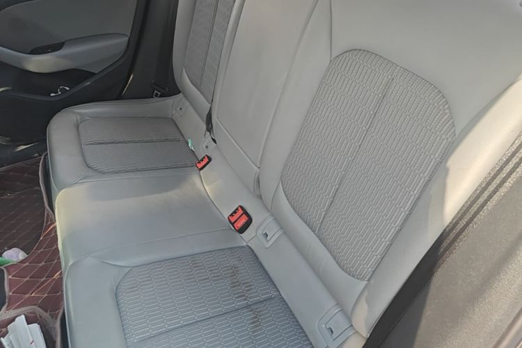 Audi A3 2019 car image #17