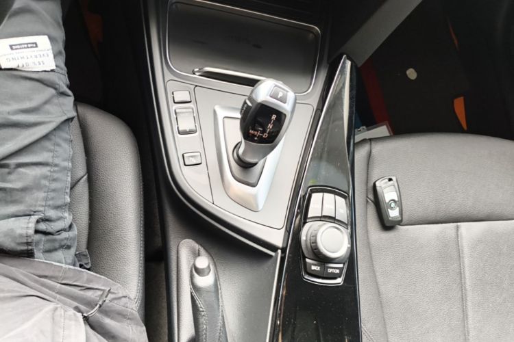 BMW 3 Series 2017 #18 BMW 3 Series 2017 car image #18