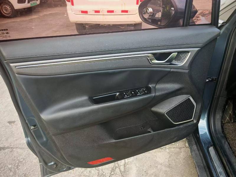 GEELY Emgrand GS 2018 صورة سيارة #9
