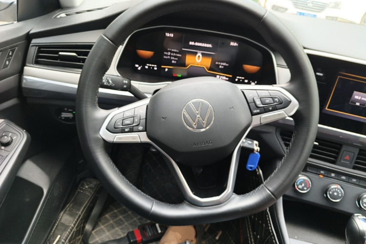 Volkswagen Bora 2024 car image #11