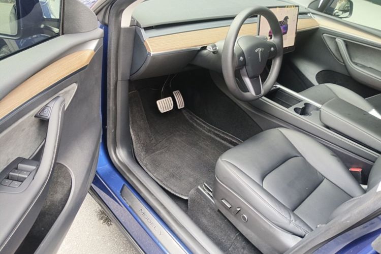 Tesla Model Y 2022 #16 Tesla Model Y 2022 car image #16