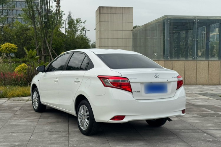 Toyota Vios 2015 immagine di auto #10