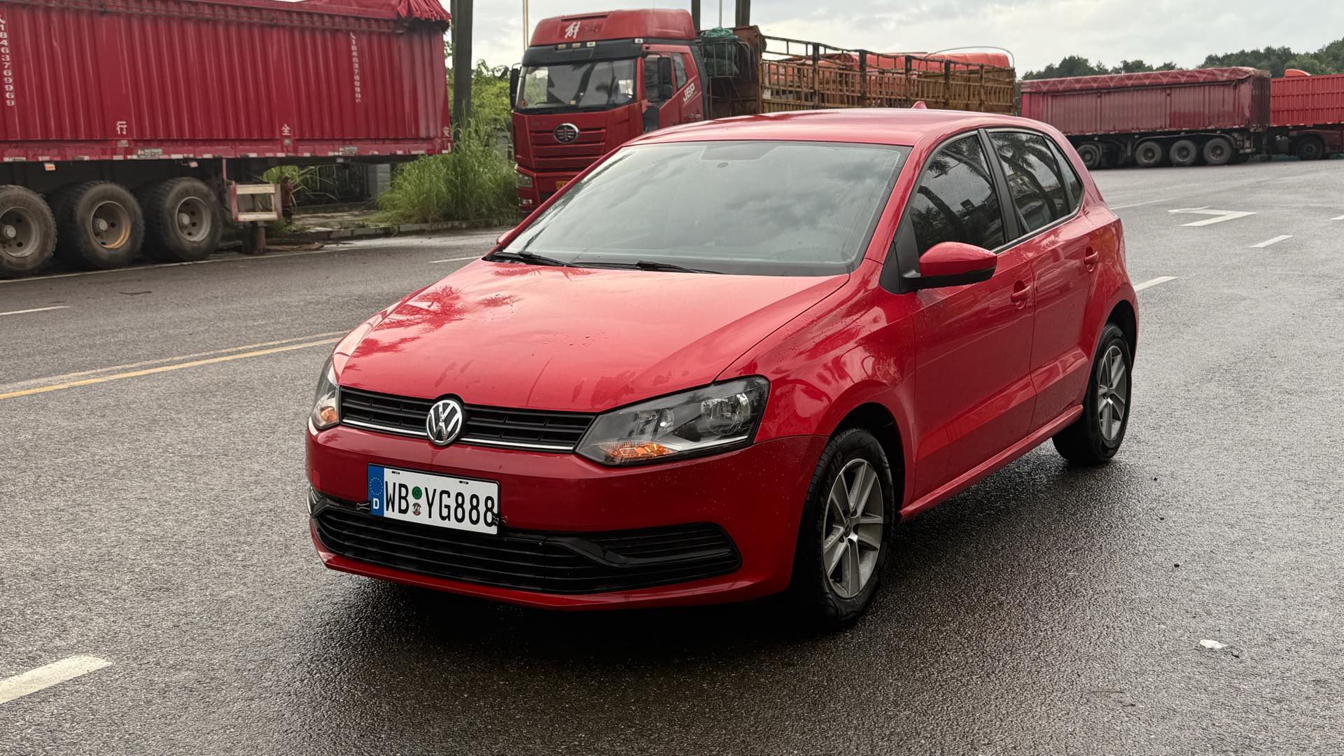 Volkswagen Polo 2016 car image 