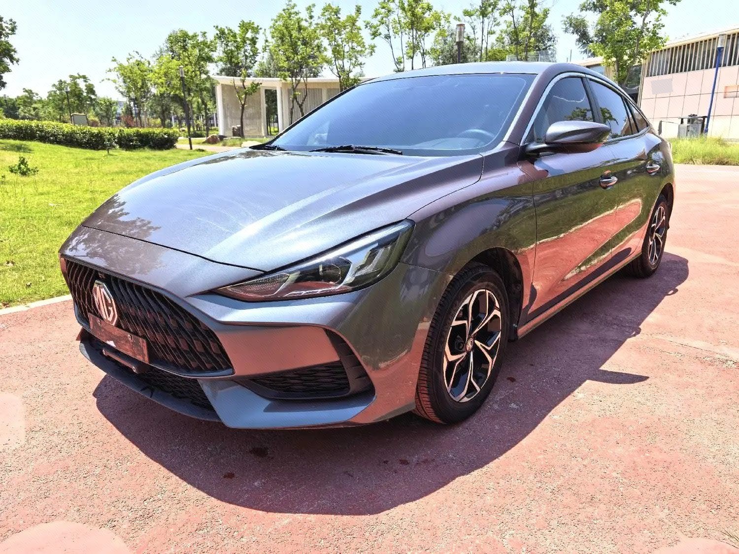 MG 5 2023 immagine di auto 