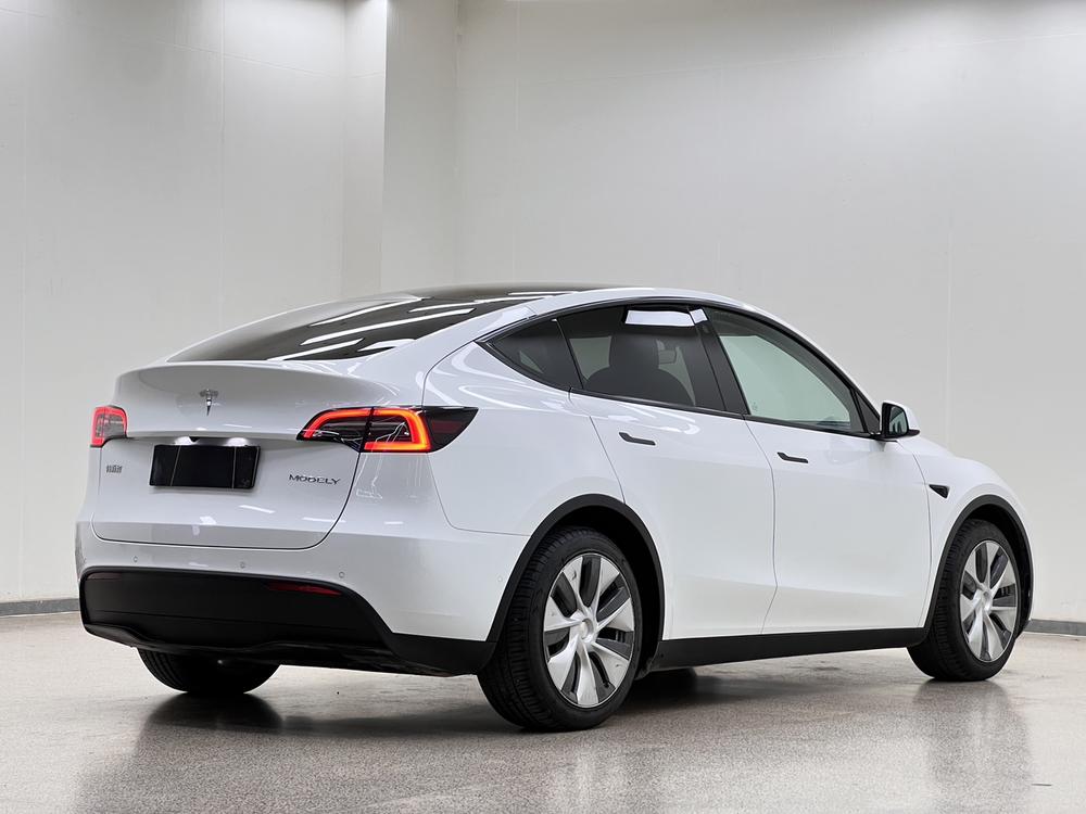Tesla Model Y 2022 #7 Tesla Model Y 2022 car image #7