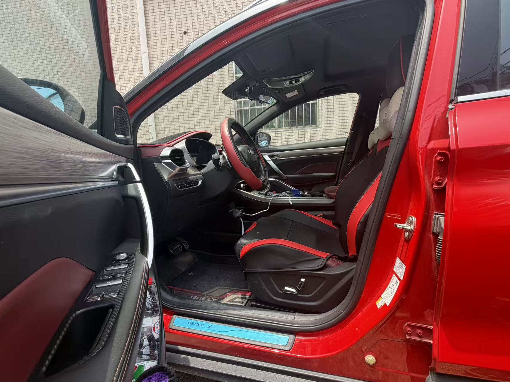 GEELY Coolray 2019 image de voiture #3