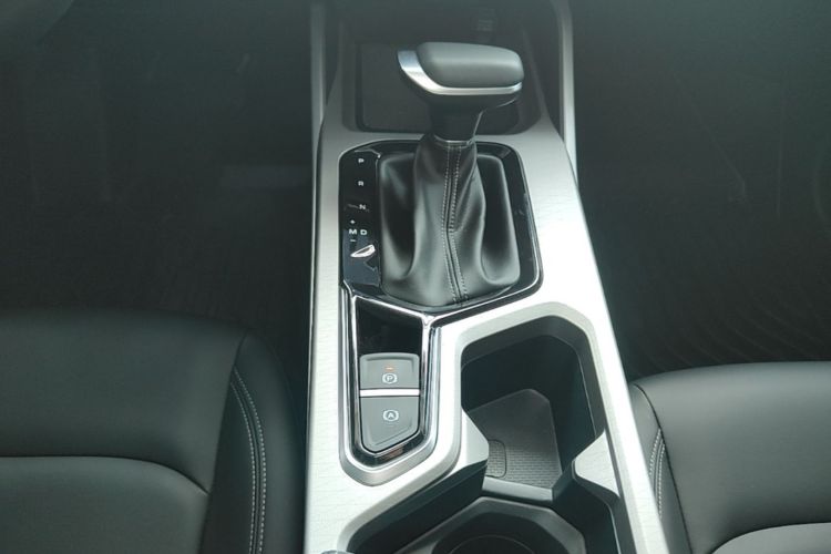 GEELY Emgrand 2025 #14 GEELY Emgrand 2025 car image #14