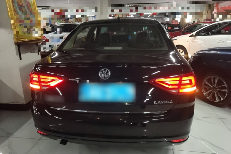 Volkswagen Lavida 2015 car image #6