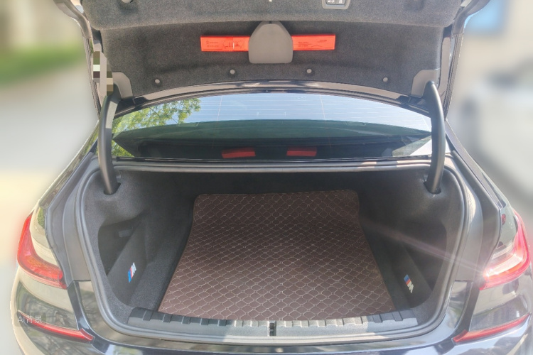 BMW 3 Series 2022 car image #21