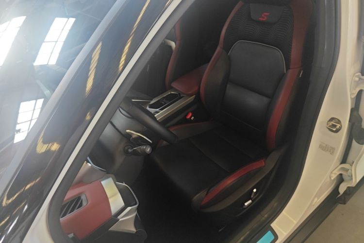 GEELY Coolray 2019 car image #15