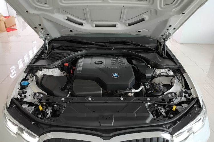 BMW 3 Series 2021 car image #20
