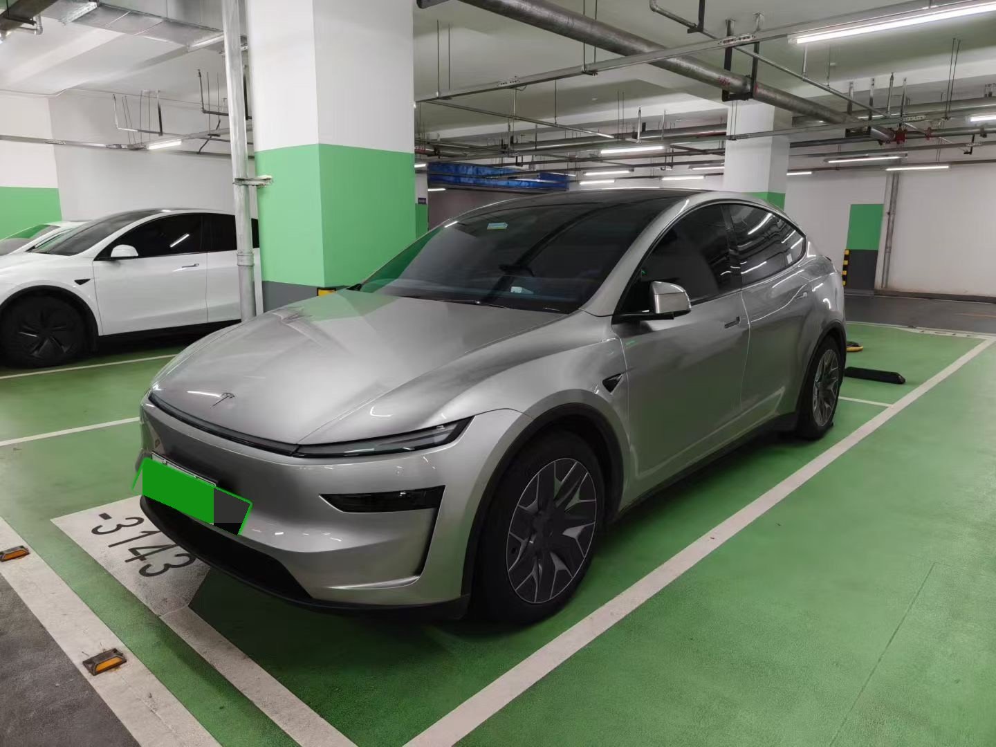 Tesla Model Y L 2025 Tesla Model Y L 2025 car image
