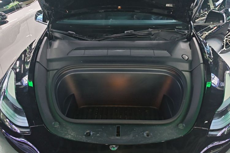 Tesla Model Y 2023 immagine di auto #22