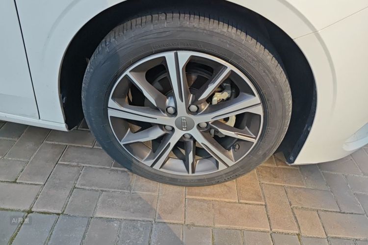 GEELY Emgrand 2021 car image #9
