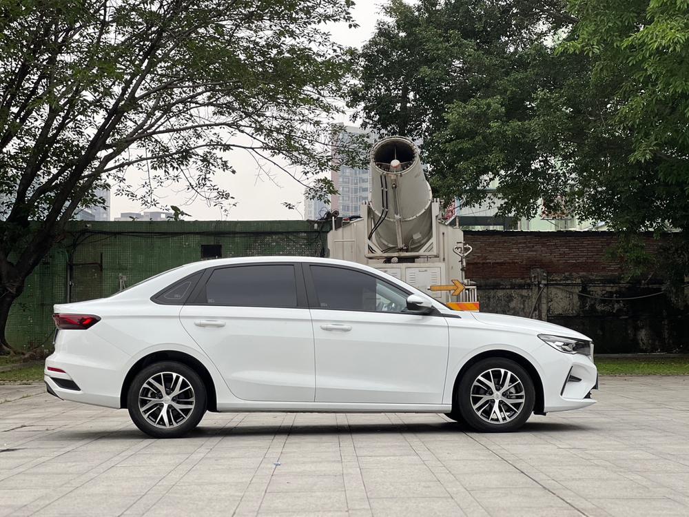 GEELY Emgrand 2023 #8 GEELY Emgrand 2023 car image #8