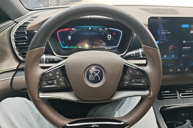 2022 car image #11