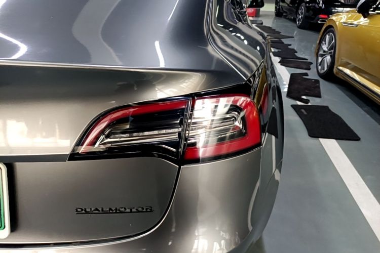Tesla Model 3 2020 car image #8