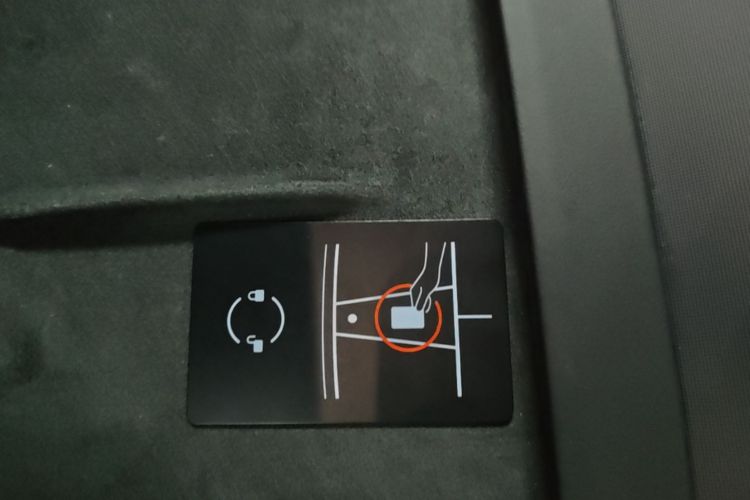 Tesla Model 3 2024 #9 Tesla Model 3 2024 car image #9