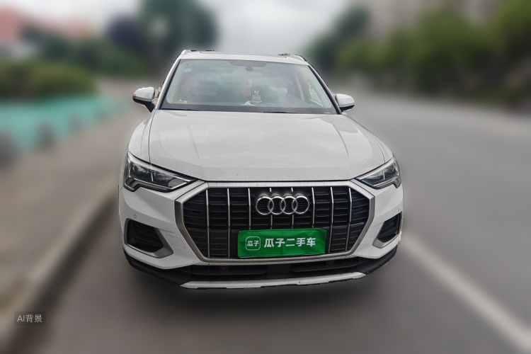 Audi Q3 2019 car image #3