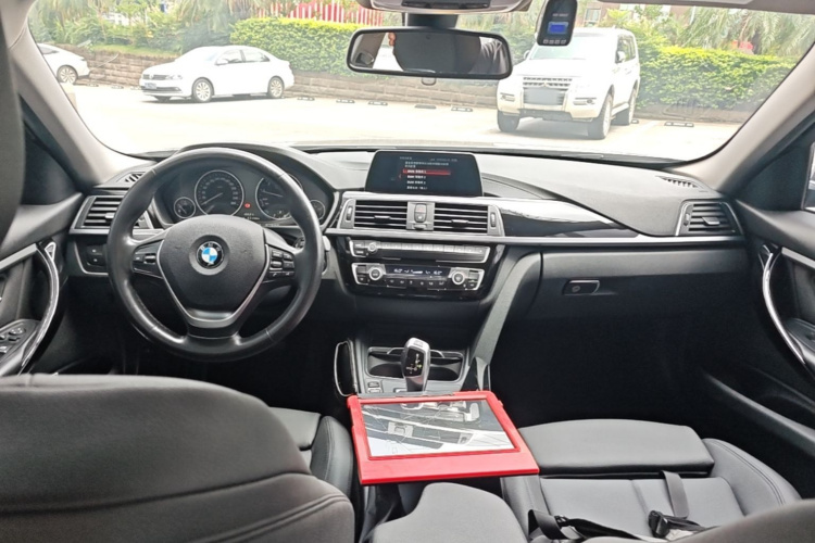 BMW 3 Series 2018 #10 BMW 3 Series 2018 car image #10