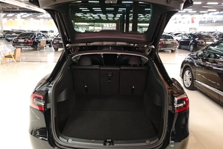Tesla Model Y 2023 #19 Tesla Model Y 2023 immagine di auto #19