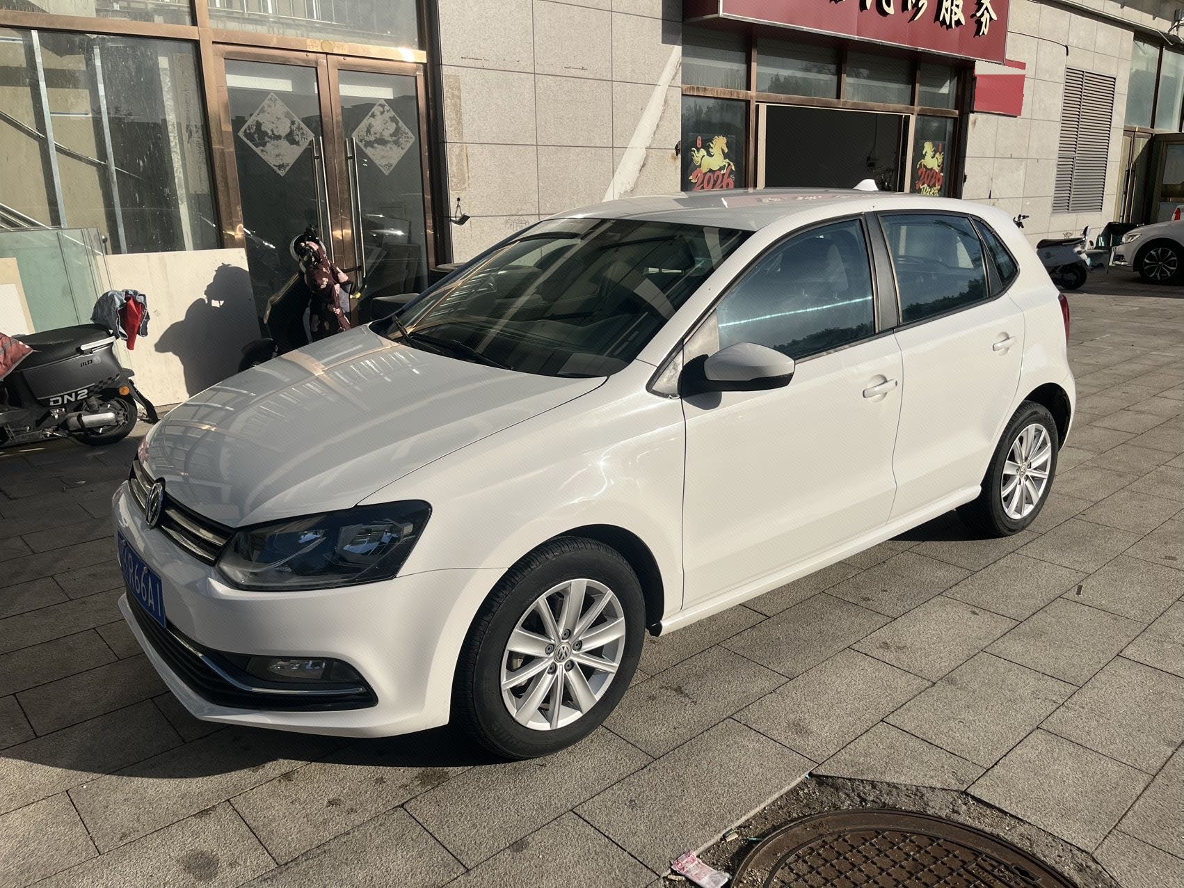 Volkswagen Polo 2015 Volkswagen Polo 2015 car image