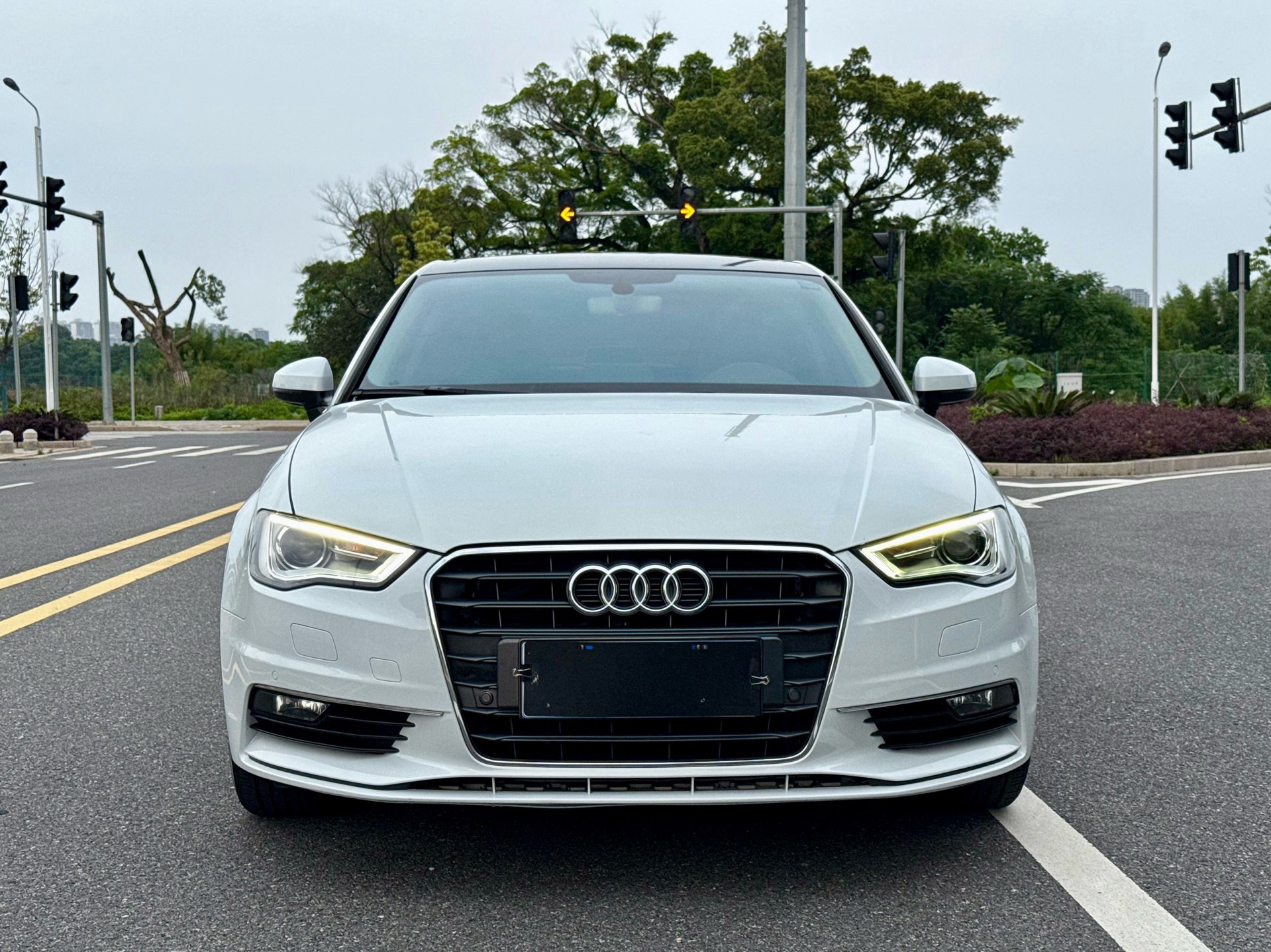 Audi A3 2017 car image #3