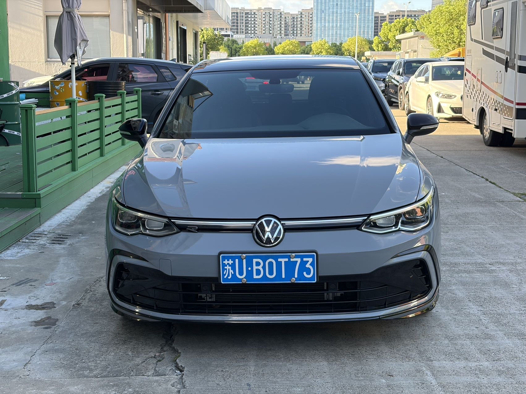 Volkswagen Golf 2023 car image #2