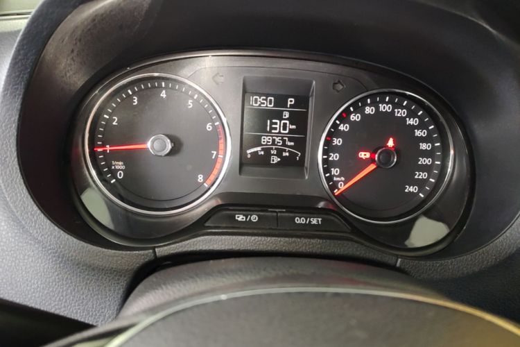 Volkswagen Polo 2017 car image #12