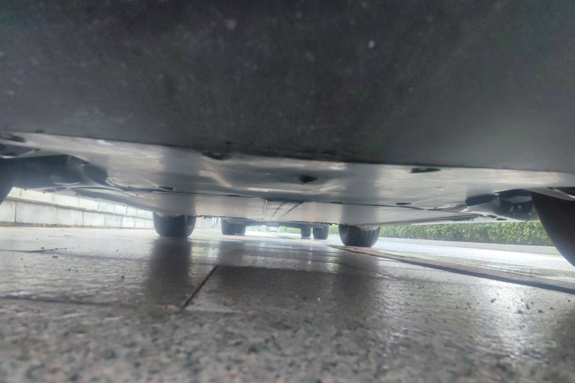 Tesla Model Y 2024 car image #13
