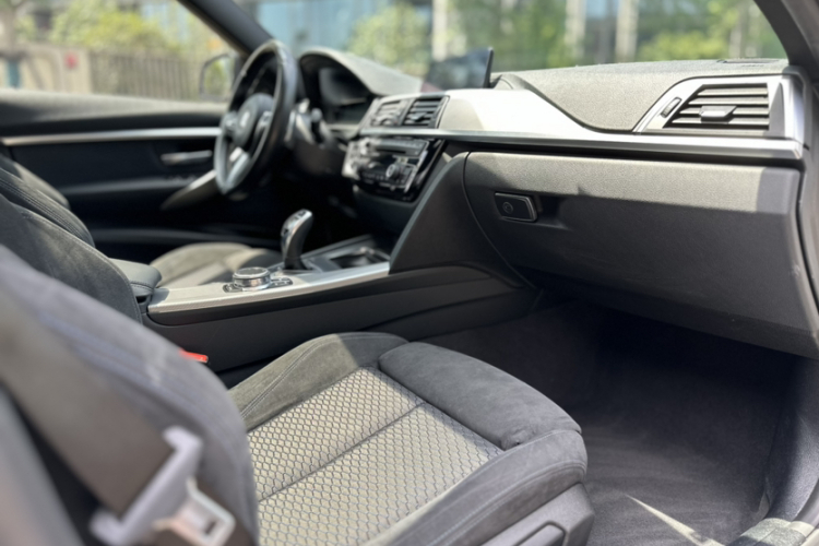 BMW 3 Series 2018 #26 BMW 3 Series 2018 car image #26
