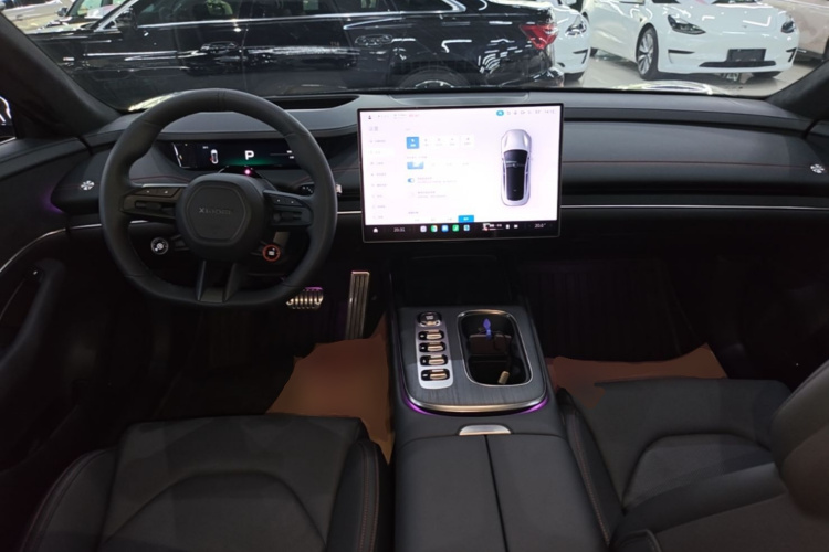MI SU7 2025 immagine di auto #11