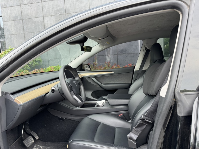 Tesla Model Y 2023 #6 Tesla Model Y 2023 car image #6