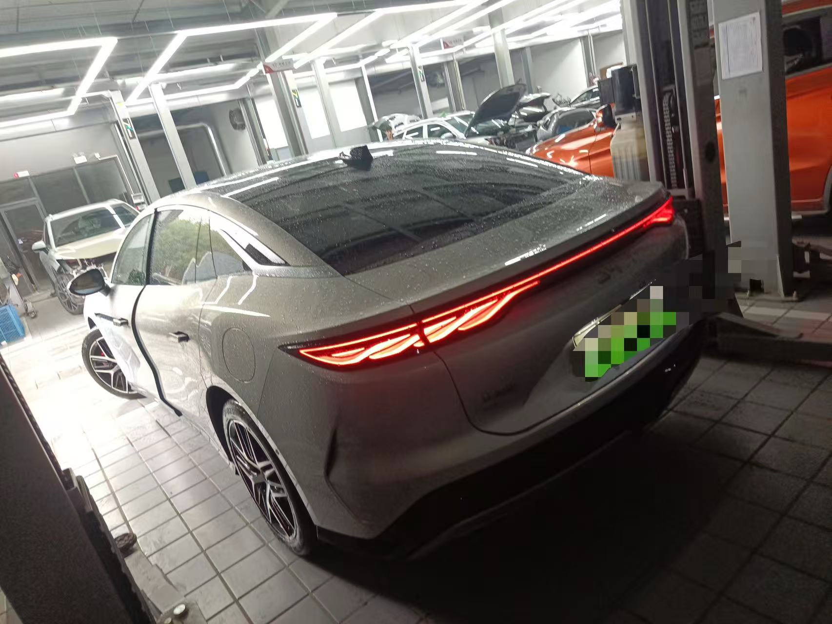 BYD HanL 2025 car image #4