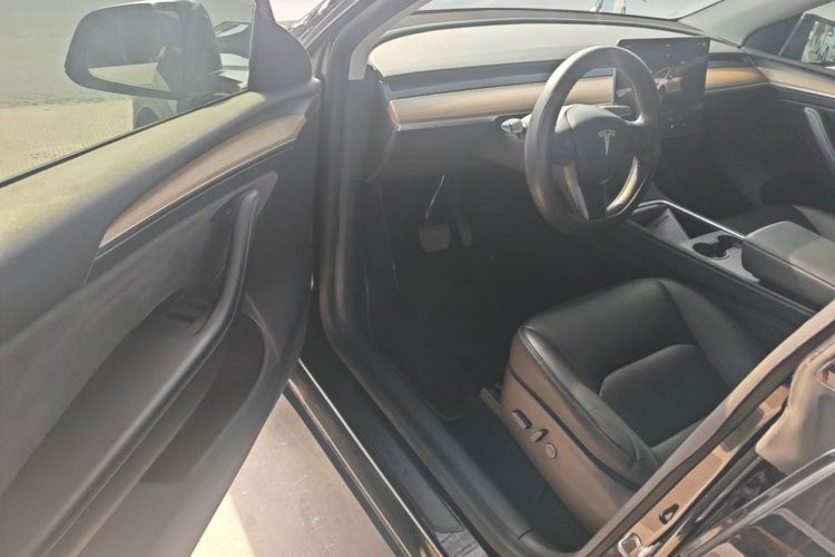 Tesla Model Y 2022 #16 Tesla Model Y 2022 car image #16