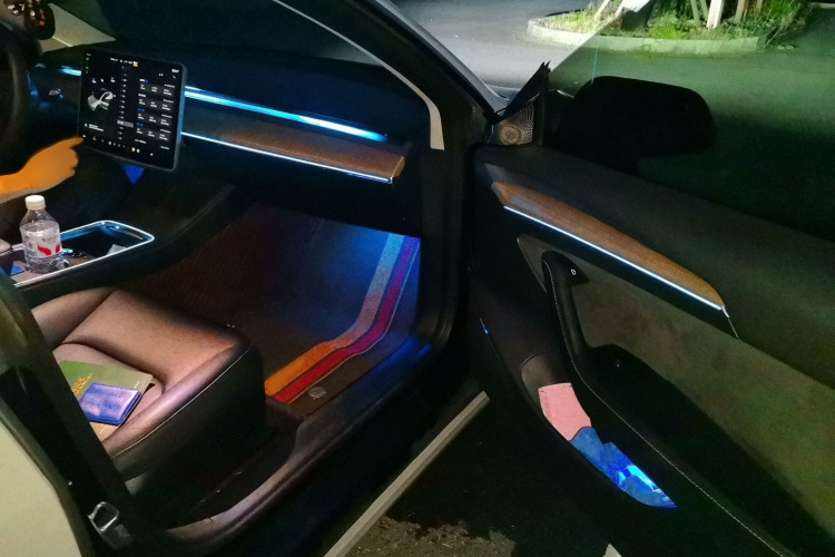 Tesla Model 3 2023 car image #27