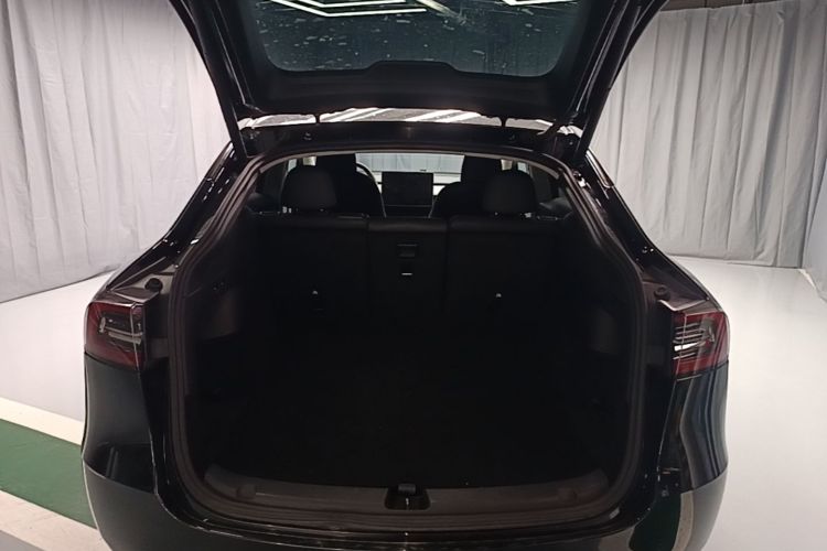 Tesla Model Y 2022 #19 Tesla Model Y 2022 car image #19