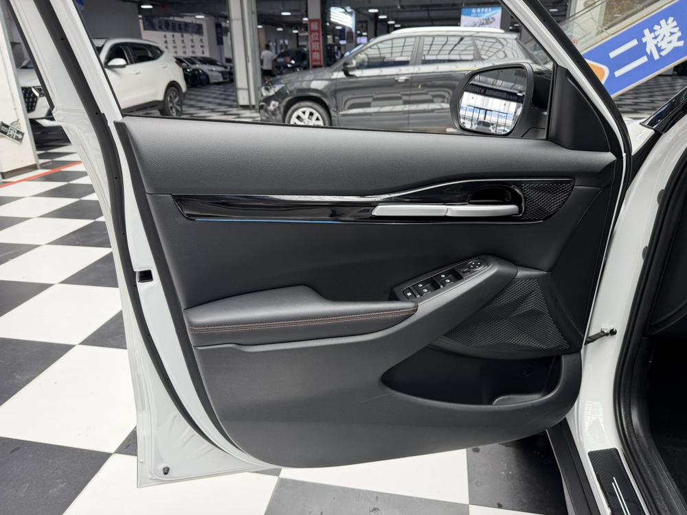 Kia Seltos 2023 car image #18